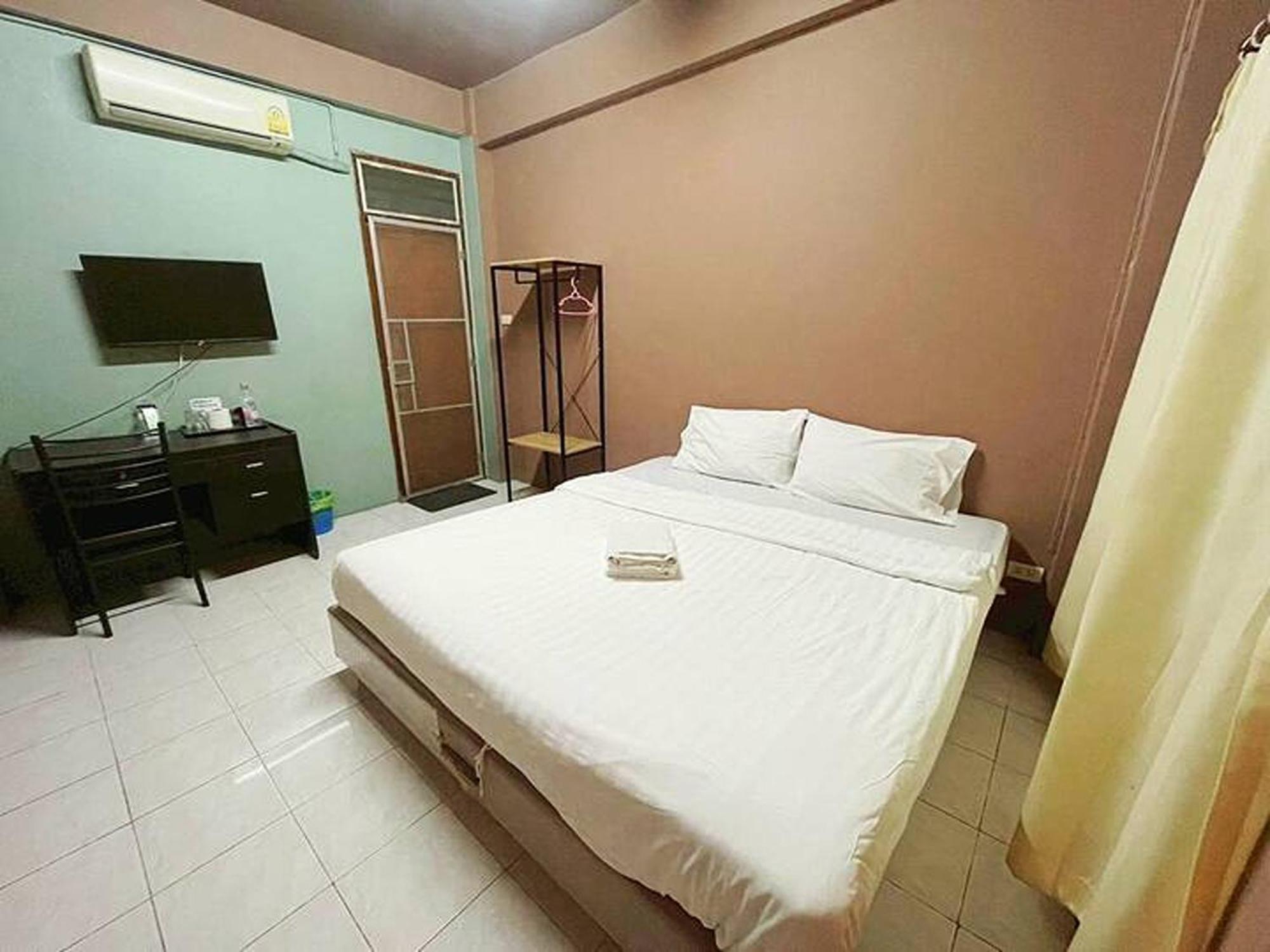 Sunshine Hotel 2*